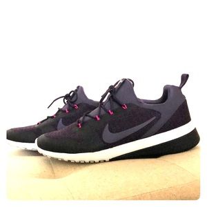 Nike women’s sneaker